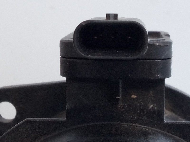 Recambio de caudalimetro para volkswagen t-roc sport referencia OEM IAM 05L906461B  E2-A3-13-1