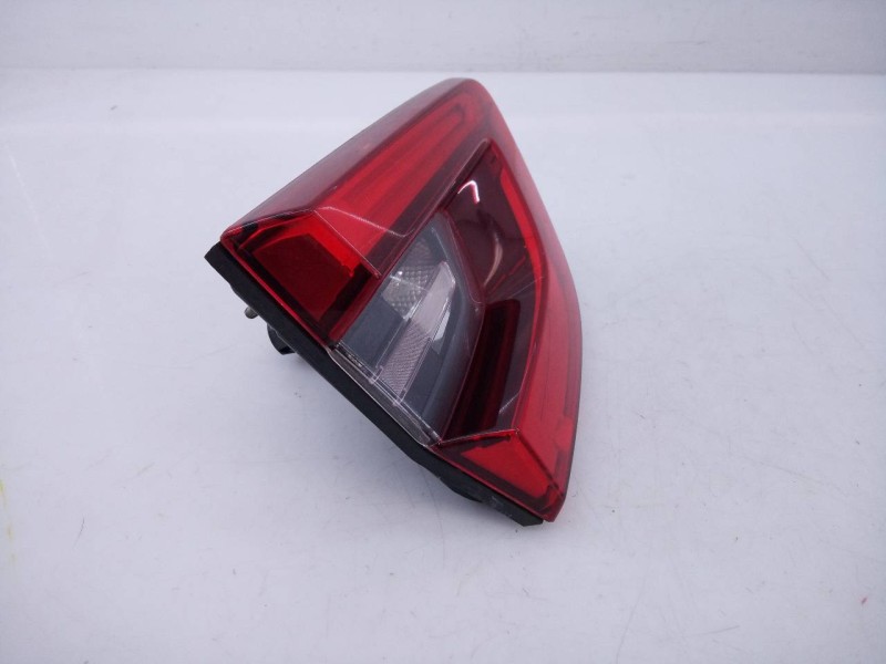 Recambio de piloto trasero izquierdo porton para renault kadjar zen referencia OEM IAM 90061332  E1-A1-31-2