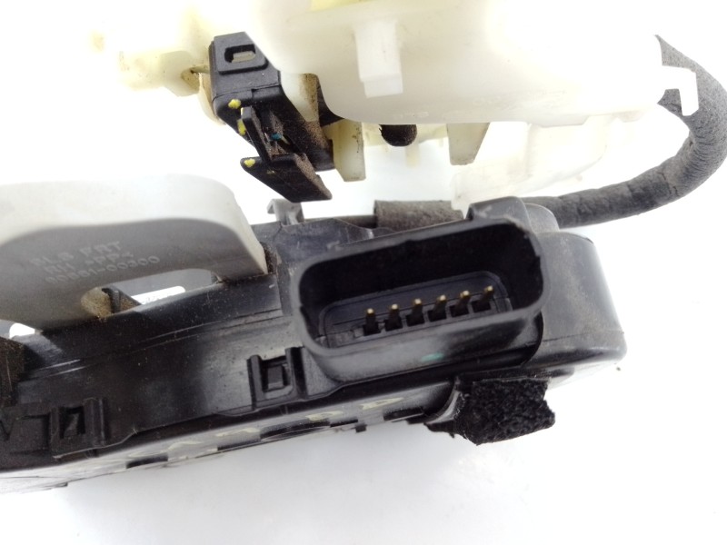 Recambio de cerradura puerta delantera derecha para kia sportage concept 4x2 referencia OEM IAM 813203U010  E2-B5-9-1