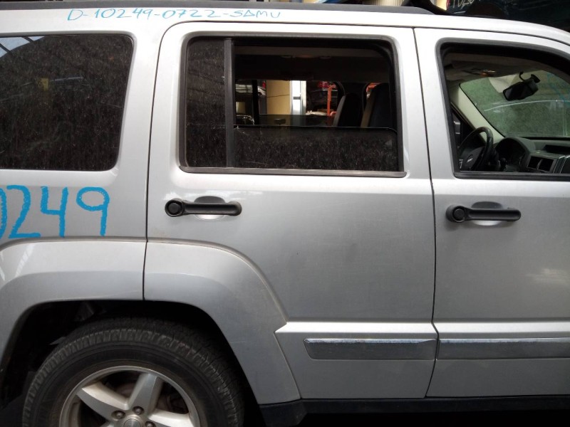 Recambio de puerta trasera derecha para jeep cherokee limited exclusive referencia OEM IAM   