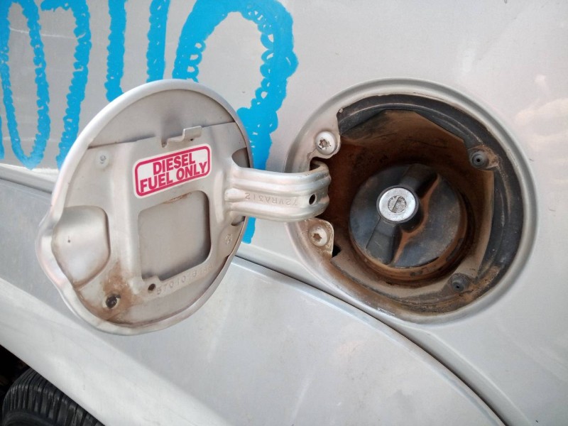 Recambio de tapa exterior combustible para jeep cherokee limited exclusive referencia OEM IAM   