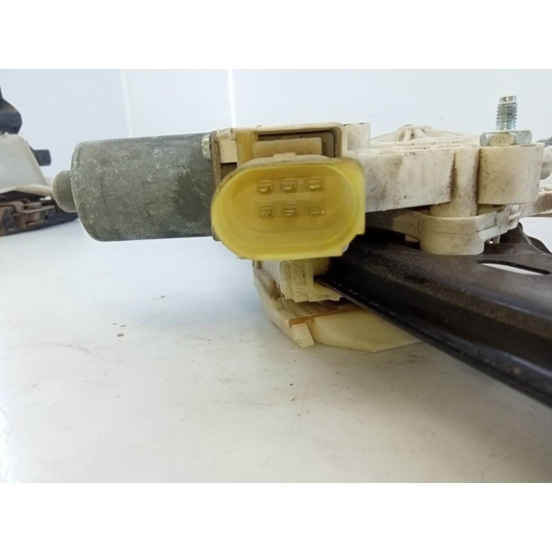 Recambio de elevalunas delantero izquierdo para bmw serie 3 berlina (e90) 318d referencia OEM IAM 0130822226  E1-A3-52-2