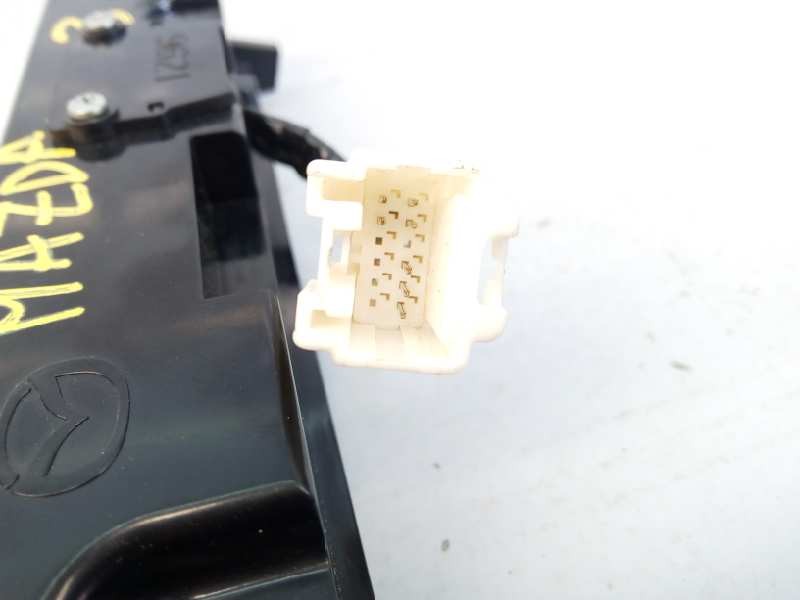 Recambio de pantalla multifuncion para mazda 3 berlina (bk) 1.6 crdt active referencia OEM IAM   E3-B5-24-4