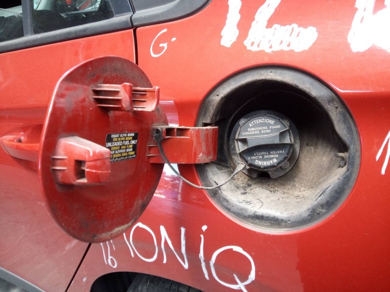 Recambio de tapa exterior combustible para hyundai ioniq hybrid referencia OEM IAM   