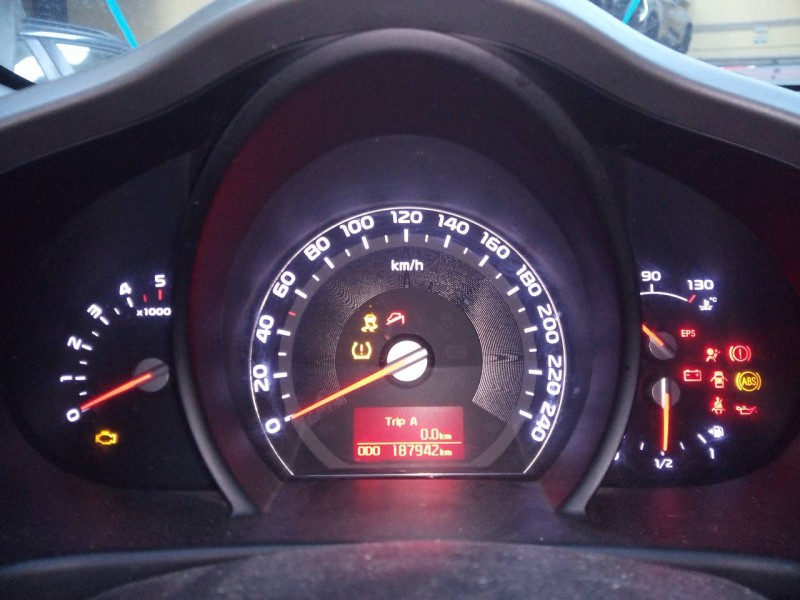 Recambio de cuadro instrumentos para kia sportage concept 4x2 referencia OEM IAM 940233U025  E3-A3-39-2