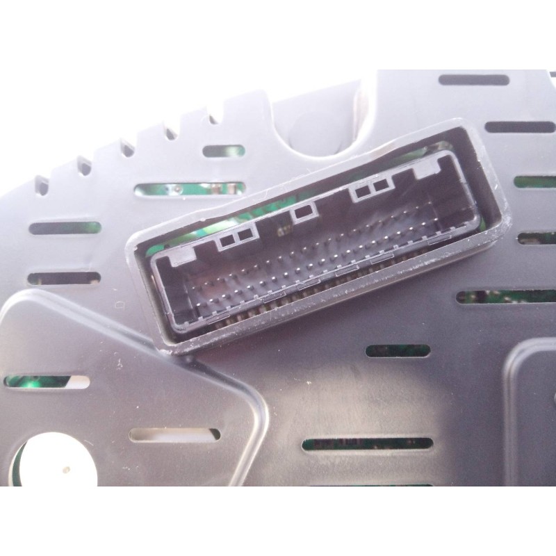 Recambio de cuadro instrumentos para kia sportage concept 4x2 referencia OEM IAM 940233U025  E3-A3-39-2