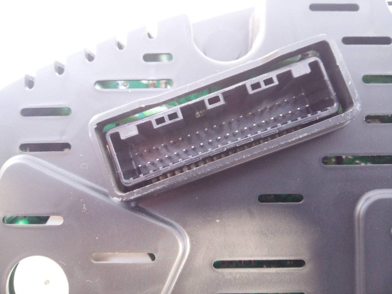 Recambio de cuadro instrumentos para kia sportage concept 4x2 referencia OEM IAM 940233U025  E3-A3-39-2