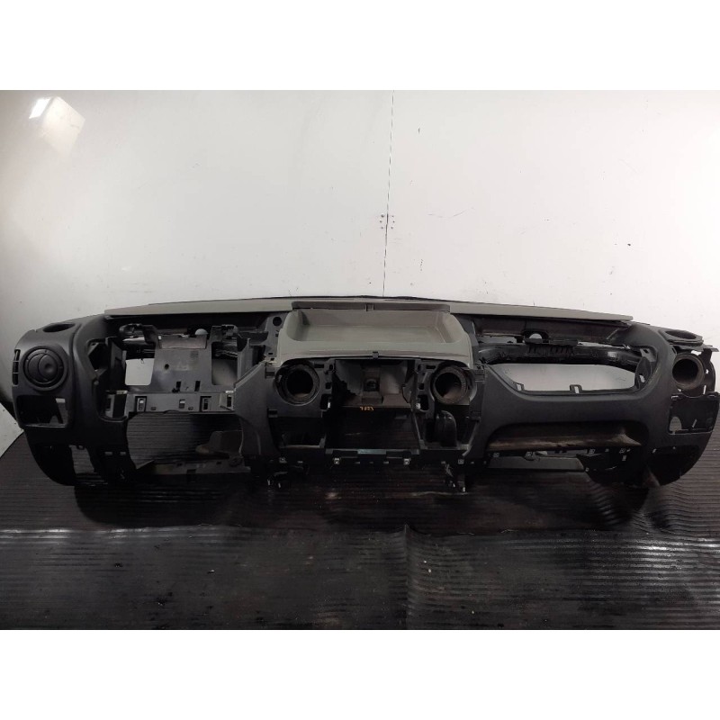 Recambio de salpicadero para renault master kipper l2h1 3,5t referencia OEM IAM 681000035R  P2-B4-20