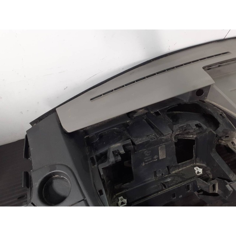 Recambio de salpicadero para renault master kipper l2h1 3,5t referencia OEM IAM 681000035R  P2-B4-20