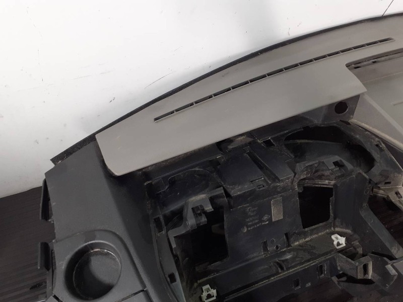 Recambio de salpicadero para renault master kipper l2h1 3,5t referencia OEM IAM 681000035R  P2-B4-20