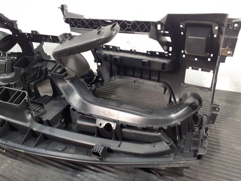 Recambio de salpicadero para renault master kipper l2h1 3,5t referencia OEM IAM 681000035R  P2-B4-20