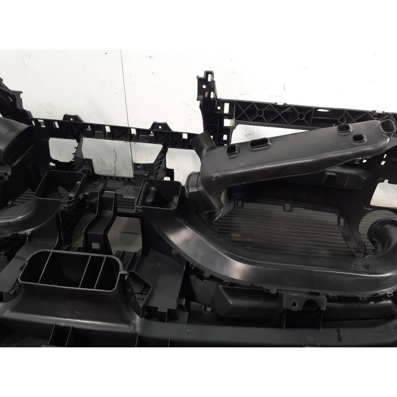 Recambio de salpicadero para renault master kipper l2h1 3,5t referencia OEM IAM 681000035R  P2-B4-20