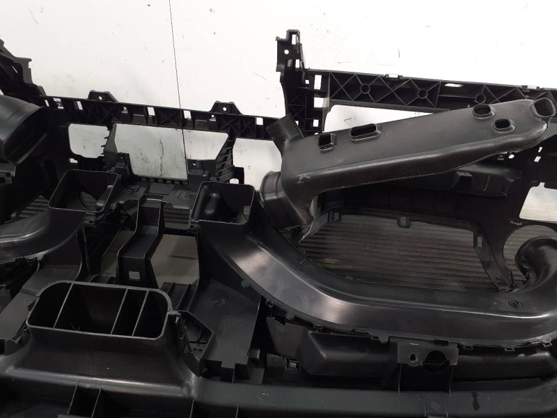 Recambio de salpicadero para renault master kipper l2h1 3,5t referencia OEM IAM 681000035R  P2-B4-20