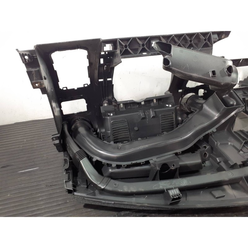 Recambio de salpicadero para renault master kipper l2h1 3,5t referencia OEM IAM 681000035R  P2-B4-20