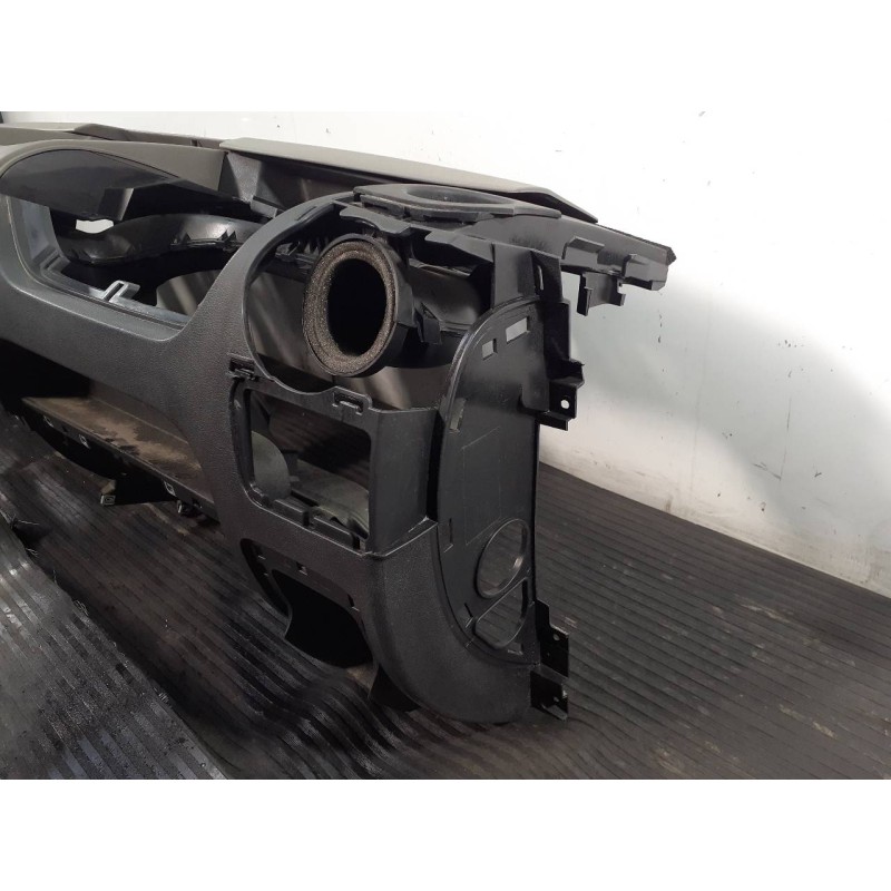 Recambio de salpicadero para renault master kipper l2h1 3,5t referencia OEM IAM 681000035R  P2-B4-20