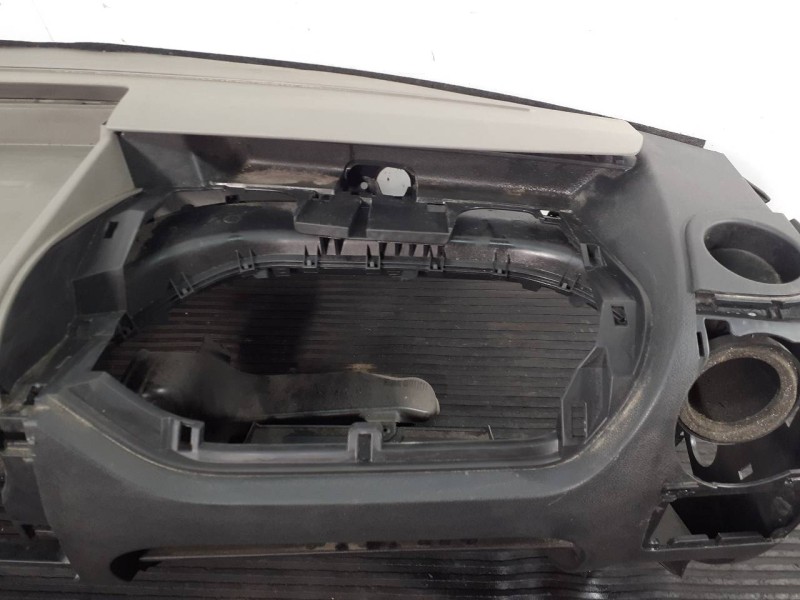 Recambio de salpicadero para renault master kipper l2h1 3,5t referencia OEM IAM 681000035R  P2-B4-20