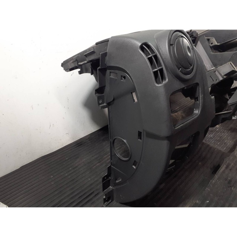 Recambio de salpicadero para renault master kipper l2h1 3,5t referencia OEM IAM 681000035R  P2-B4-20