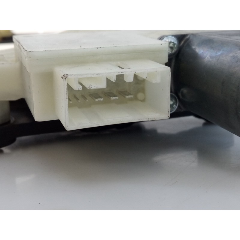 Recambio de elevalunas delantero izquierdo para skoda rapid active referencia OEM IAM 6V1959801B 080750402 E1-B6-3-4