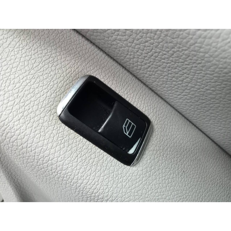 Recambio de mando elevalunas delantero derecho para mercedes-benz clase c (w204) lim. c 200 cdi referencia OEM IAM   