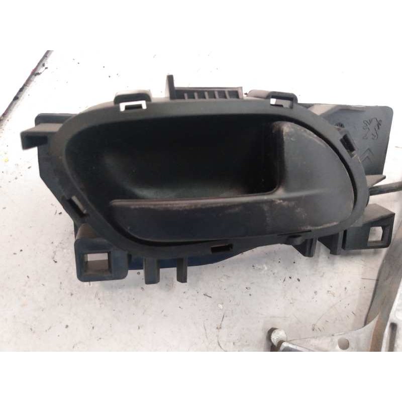 Recambio de cerradura puerta delantera derecha para peugeot partner kombi referencia OEM IAM 1639350018  E1-A4-47-1