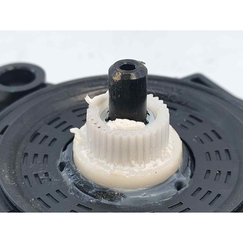 Recambio de motor elevalunas trasero izquierdo para hyundai tucson essence bluedrive 2wd referencia OEM IAM 83450D7000  E2-B5-55