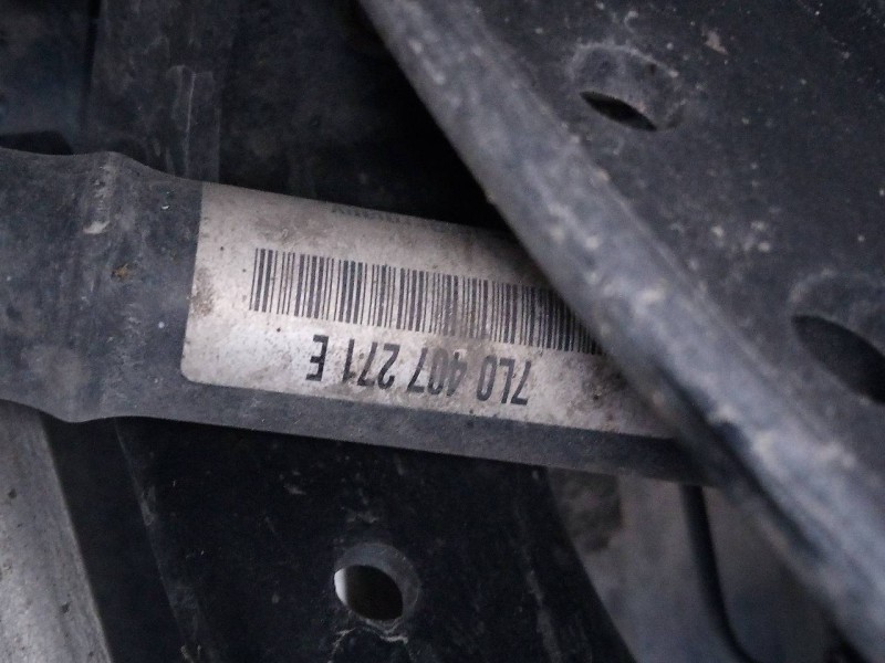 Recambio de transmision delantera derecha para volkswagen touareg (7l6) tdi v6 +motion referencia OEM IAM 7L0407271E  