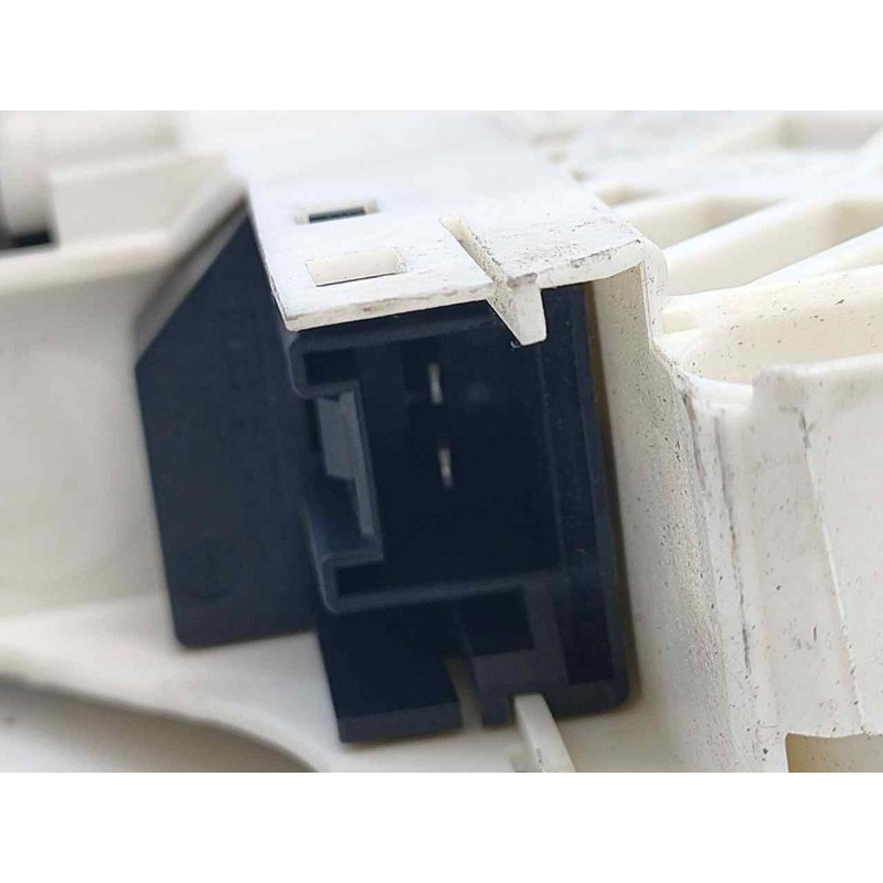 Recambio de motor elevalunas trasero izquierdo para audi a4 ber. (b8) advanced edition referencia OEM IAM 8K0959811A 919812200 E