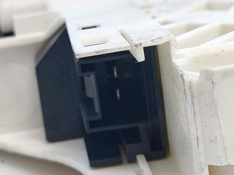 Recambio de motor elevalunas trasero izquierdo para audi a4 ber. (b8) advanced edition referencia OEM IAM 8K0959811A 919812200 E