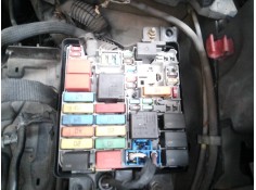 CAJA RELES / FUSIBLES 