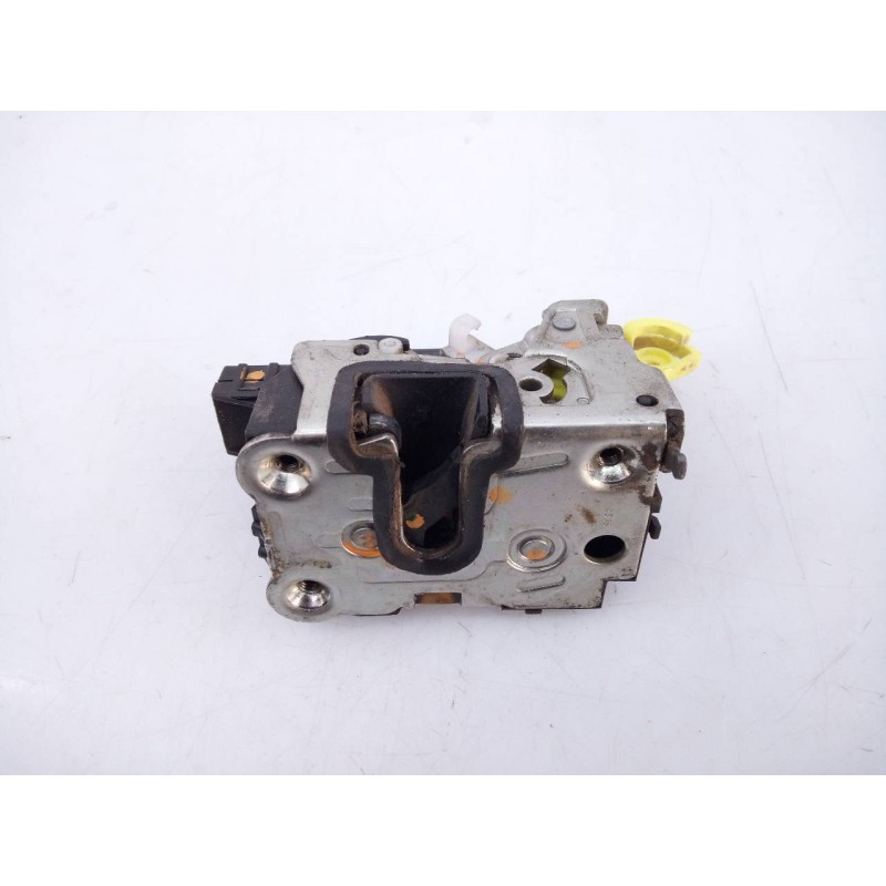 Recambio de cerradura puerta trasera derecha para dacia duster ambience 4x2 referencia OEM IAM   E1-A1-27-1