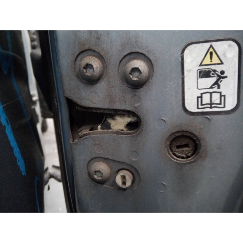 Recambio de cerradura puerta trasera derecha para fiat doblo emotion referencia OEM IAM   