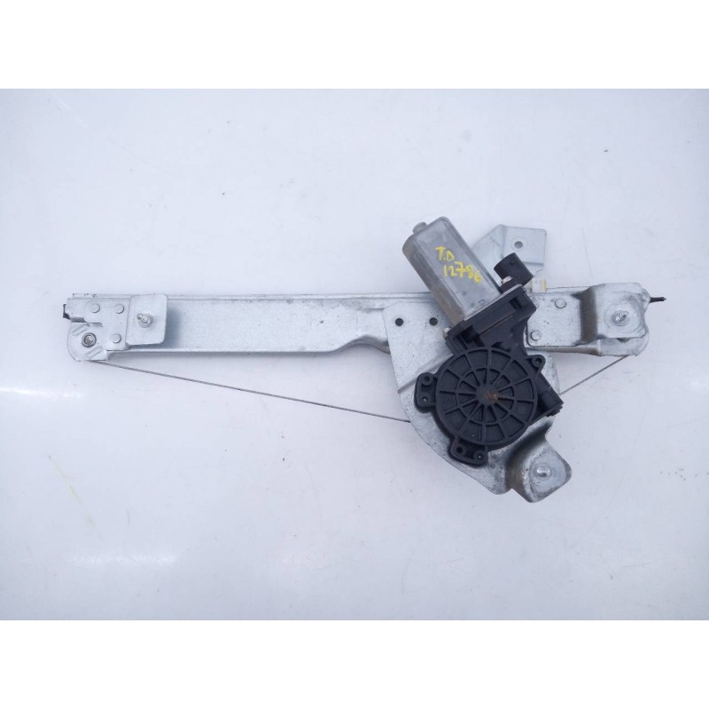 Recambio de elevalunas trasero derecho para dacia duster ambience 4x2 referencia OEM IAM 128000842  E1-A1-32-2
