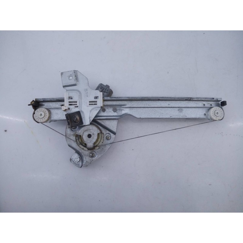 Recambio de elevalunas trasero derecho para dacia duster ambience 4x2 referencia OEM IAM 128000842  E1-A1-32-2