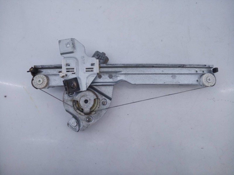 Recambio de elevalunas trasero derecho para dacia duster ambience 4x2 referencia OEM IAM 128000842  E1-A1-32-2