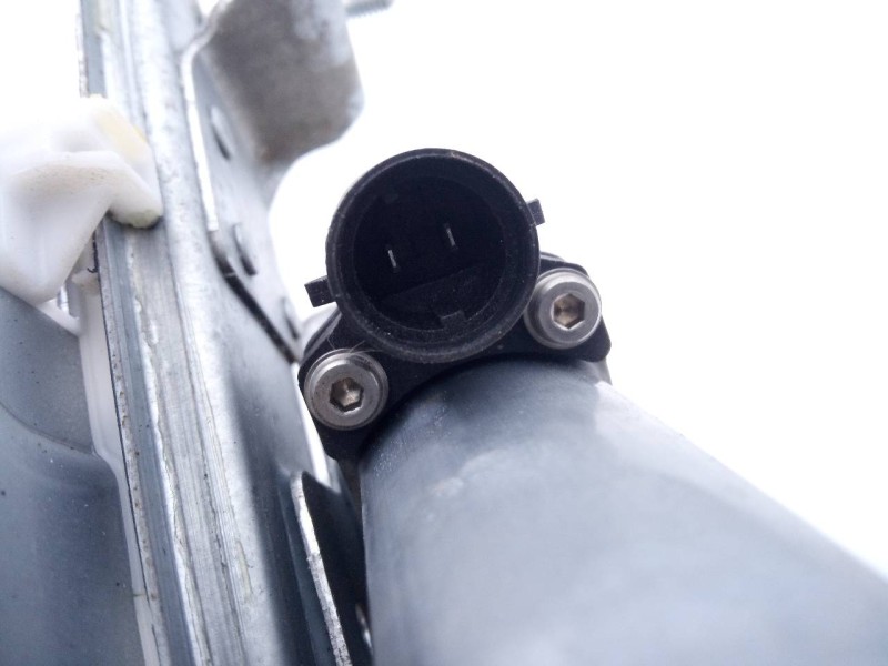 Recambio de elevalunas trasero derecho para dacia duster ambience 4x2 referencia OEM IAM 128000842  E1-A1-32-2