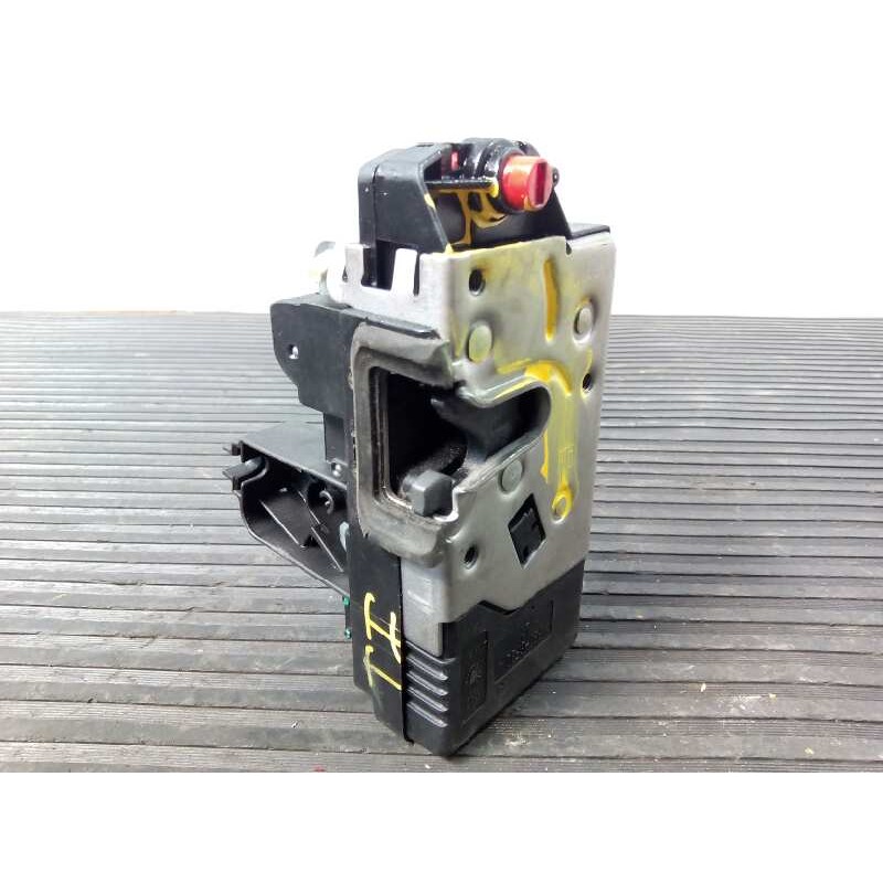 Recambio de cerradura puerta trasera izquierda para opel corsa c club referencia OEM IAM 13154793  E2-B6-25-1