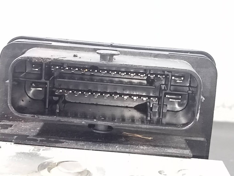 Recambio de abs para skoda rapid active referencia OEM IAM 6R0614517CA GNOA015ZYVP P3-B8-24-1