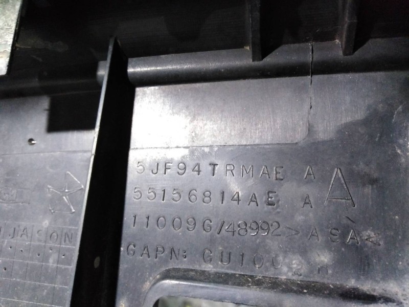 Recambio de rejilla delantera para jeep gr. cherokee (wh) 3.0 crd limited referencia OEM IAM 55156814AE 5JF94TRMAE P2-A2-29