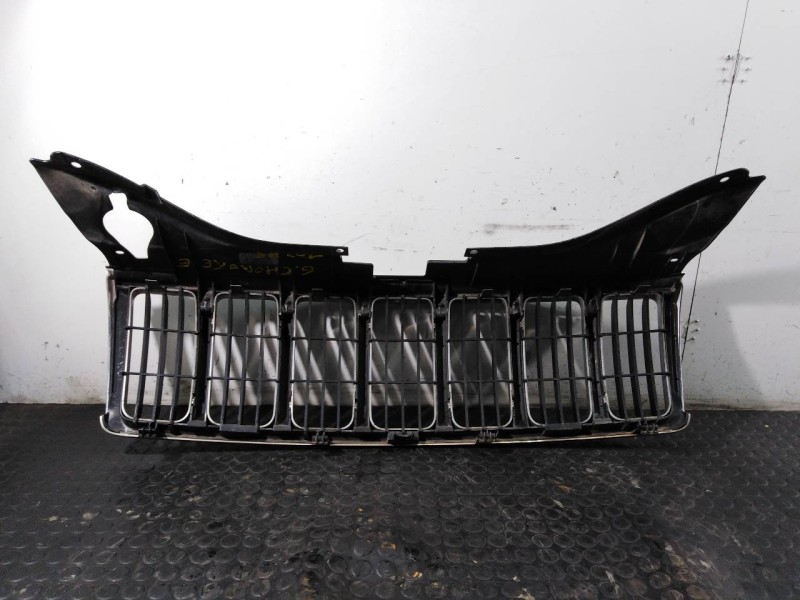 Recambio de rejilla delantera para jeep gr. cherokee (wh) 3.0 crd limited referencia OEM IAM 55156814AE 5JF94TRMAE P2-A2-29