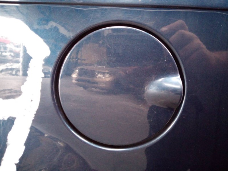 Recambio de tapa exterior combustible para jeep gr. cherokee (wh) 3.0 crd limited referencia OEM IAM   