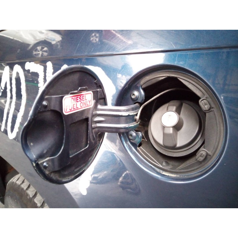 Recambio de tapa exterior combustible para jeep gr. cherokee (wh) 3.0 crd limited referencia OEM IAM   
