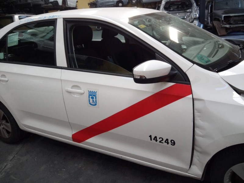 Recambio de puerta delantera derecha para skoda rapid active referencia OEM IAM   
