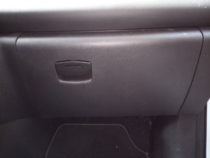 Recambio de guantera para renault kadjar zen referencia OEM IAM   