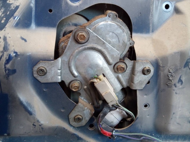 Recambio de motor limpia trasero para nissan terrano/terrano.ii (r20) sr (5-ptas.) referencia OEM IAM 0390201575  