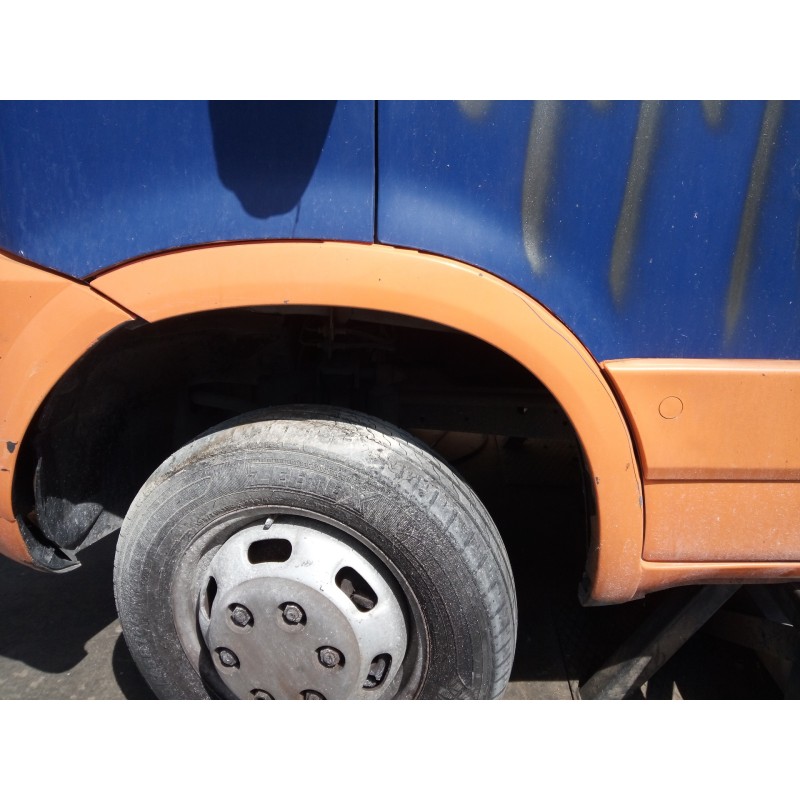 Recambio de aletin delantero izquierdo para iveco daily caja abierta cabina simple 35 c... batalla 4100 referencia OEM IAM   