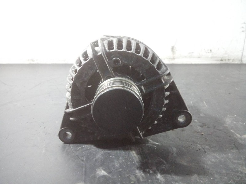 Recambio de alternador para iveco daily caja abierta cabina simple 35 c... batalla 4100 referencia OEM IAM 504057813  P3-B6-8-1
