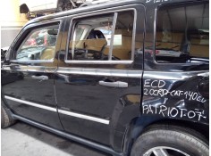 Recambio de puerta trasera izquierda para chrysler jeep patriot limited referencia OEM IAM    2