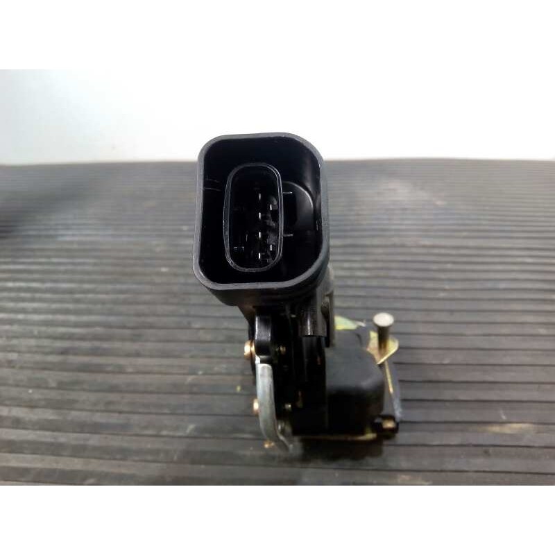 Recambio de cerradura puerta trasera izquierda para toyota land cruiser (j9) d4-d gx (5-ptas.) referencia OEM IAM   E2-B4-10-1