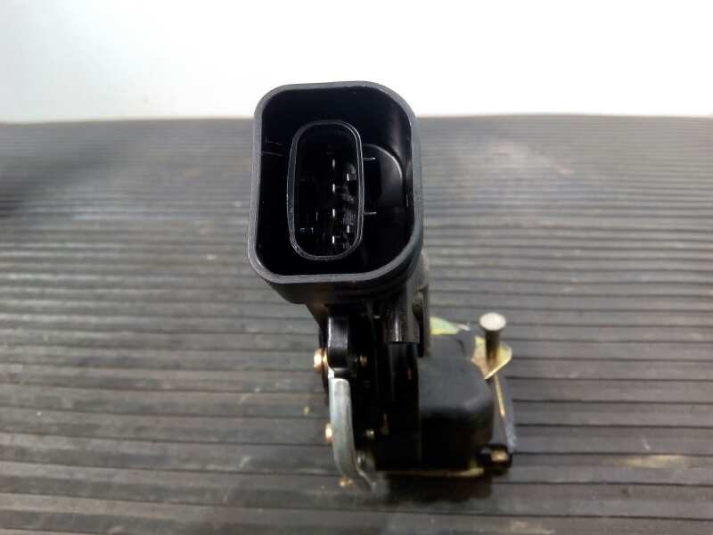 Recambio de cerradura puerta trasera izquierda para toyota land cruiser (j9) d4-d gx (5-ptas.) referencia OEM IAM   E2-B4-10-1