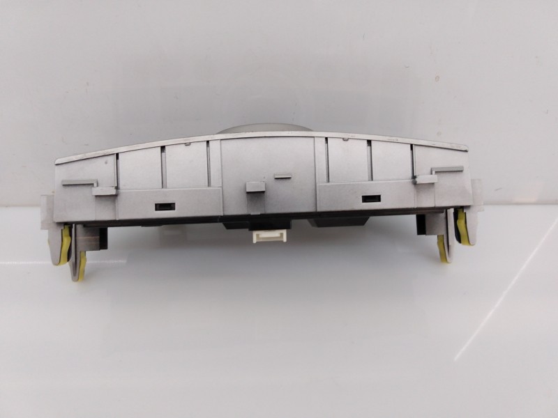 Recambio de mando climatizador para toyota verso advance referencia OEM IAM 559000F081  E3-B2-12-3